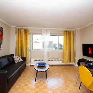 Apartment Golden Castle, Montreal